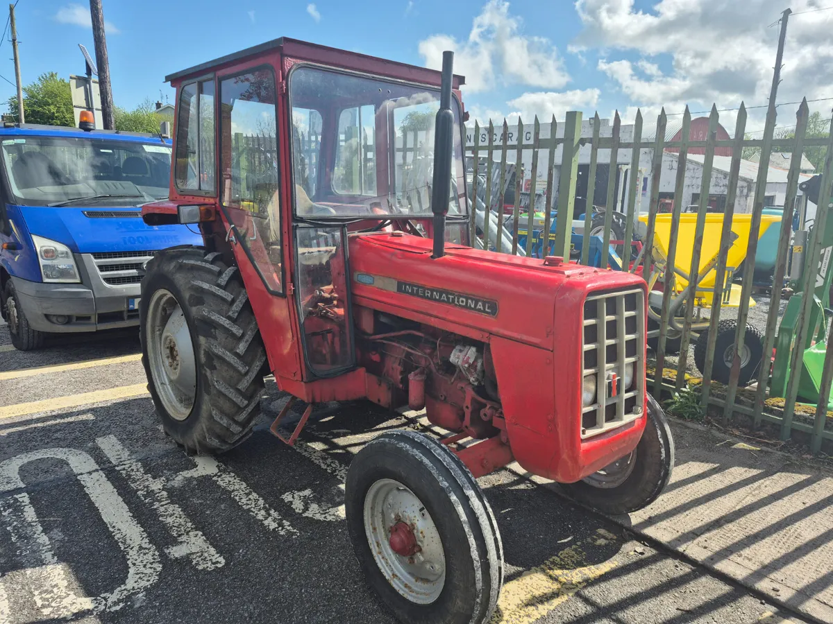 Vintage tractor - Image 2