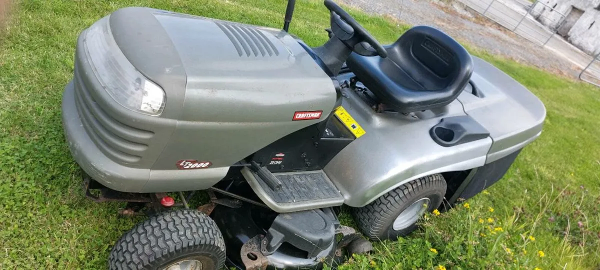 Craftsman Ride-on Lawnmower - Image 3