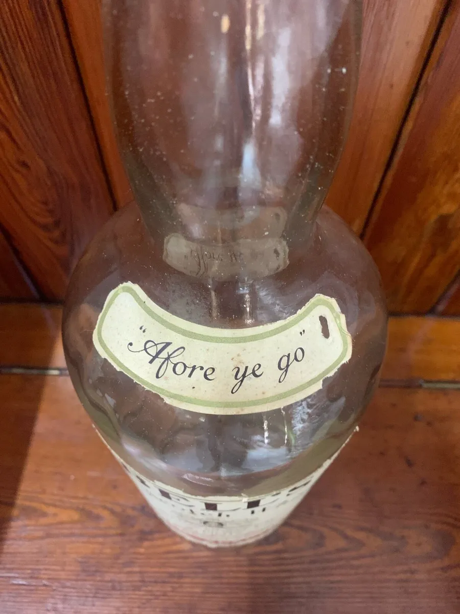 Large vintage 8 pints Bells Whiskey bottle. - Image 3