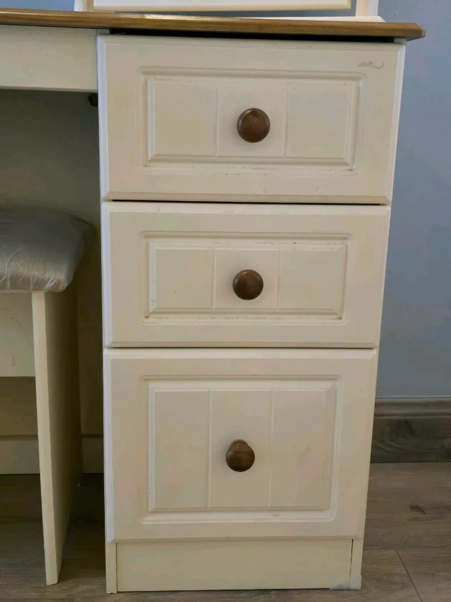 Dressing Table - Image 3