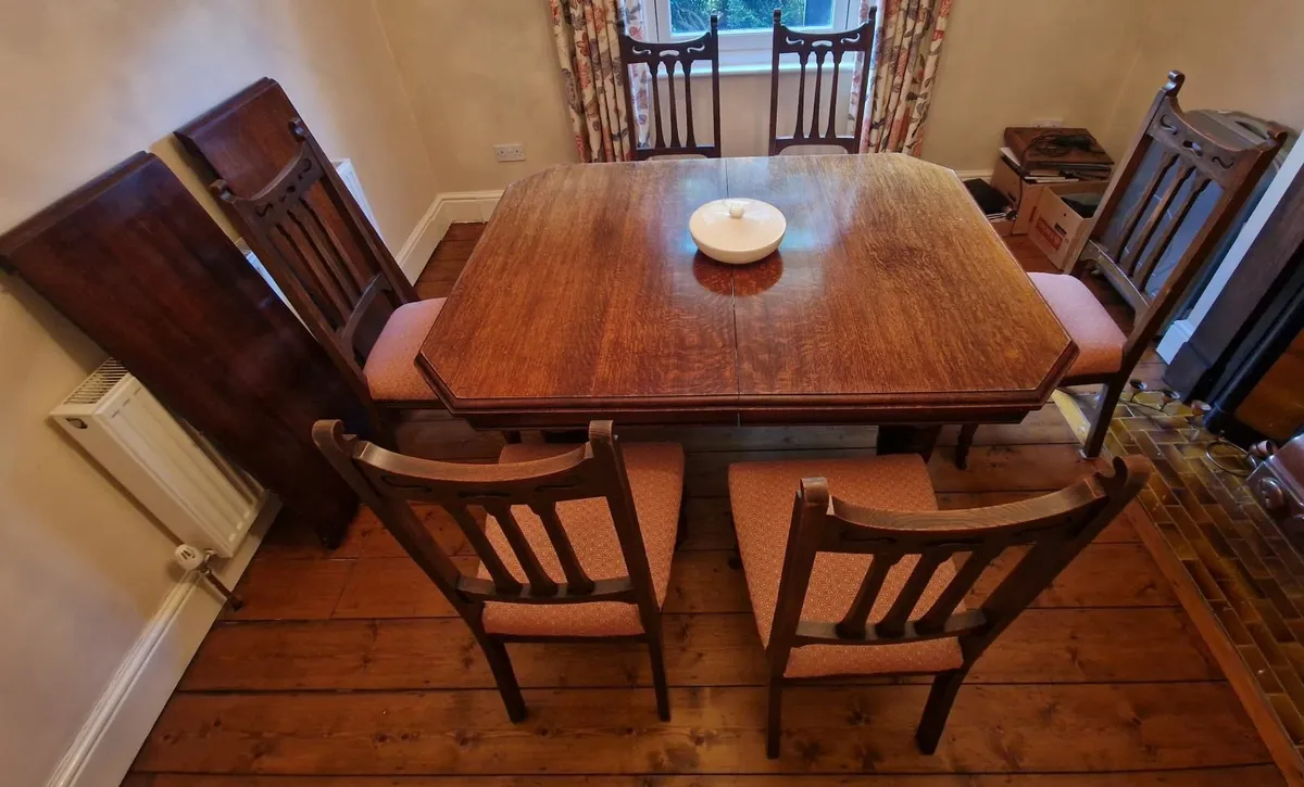 Dining room table and six chairs - Image 4