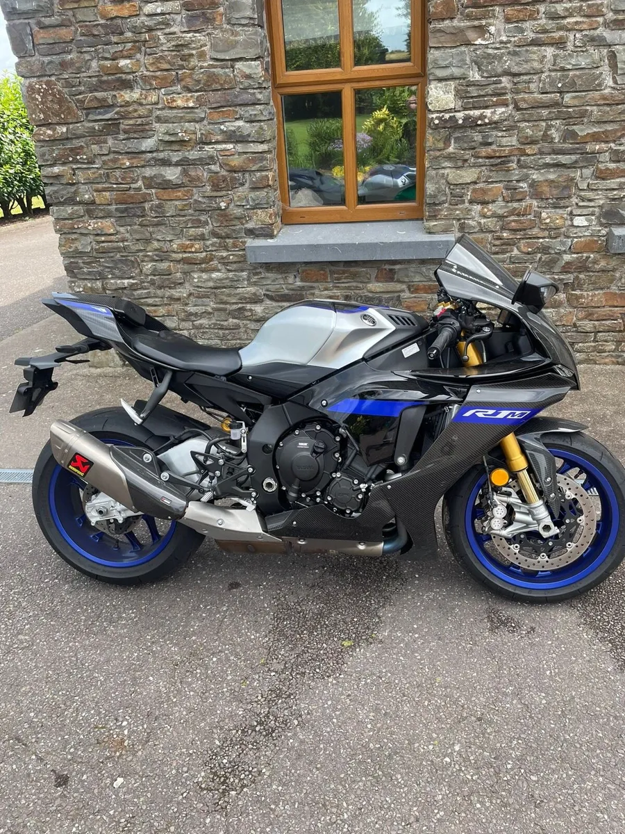 22 yamaha r1m low mileage - Image 4