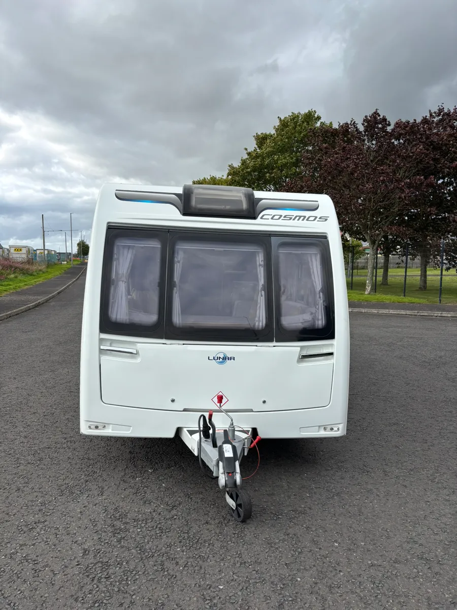 2018 Lunar 6 berth - Image 2