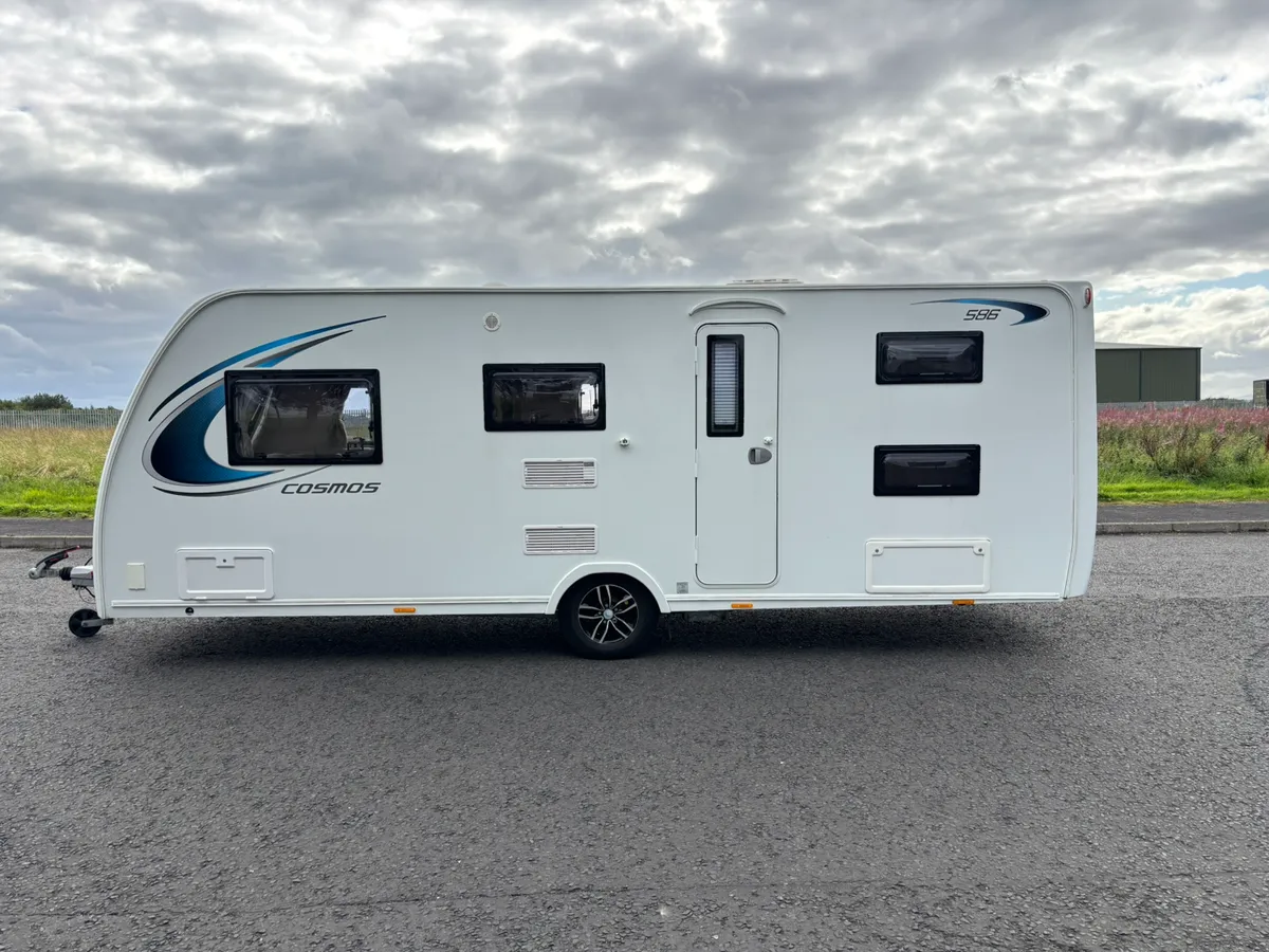 2018 Lunar 6 berth - Image 4