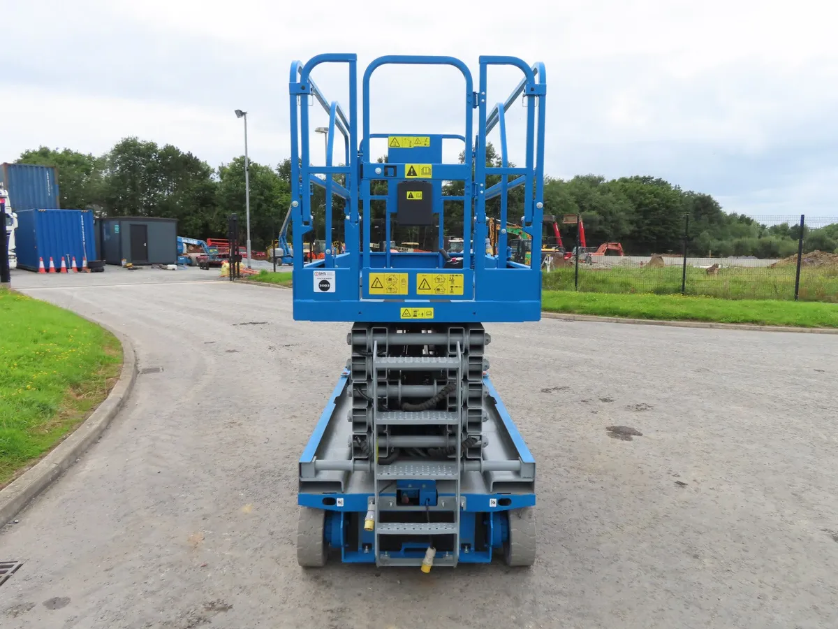 Genie GS 4047 Scissor Lift 2015 - Image 2