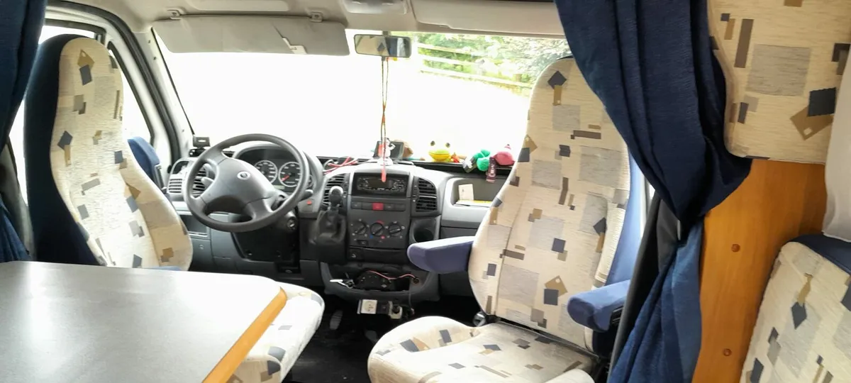 2004 5 berth adria 660sp. 88,000km - Image 3