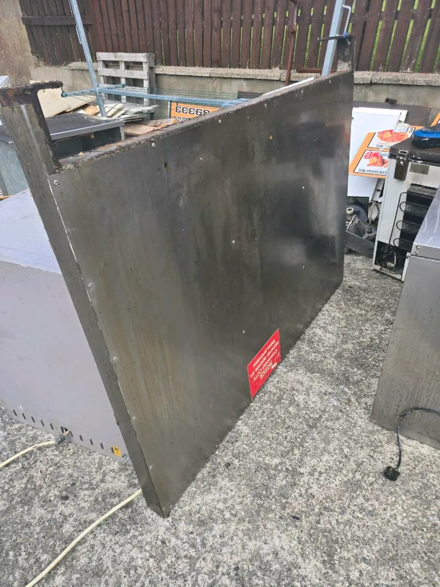 Stainless steel benches and sinks - Image 2