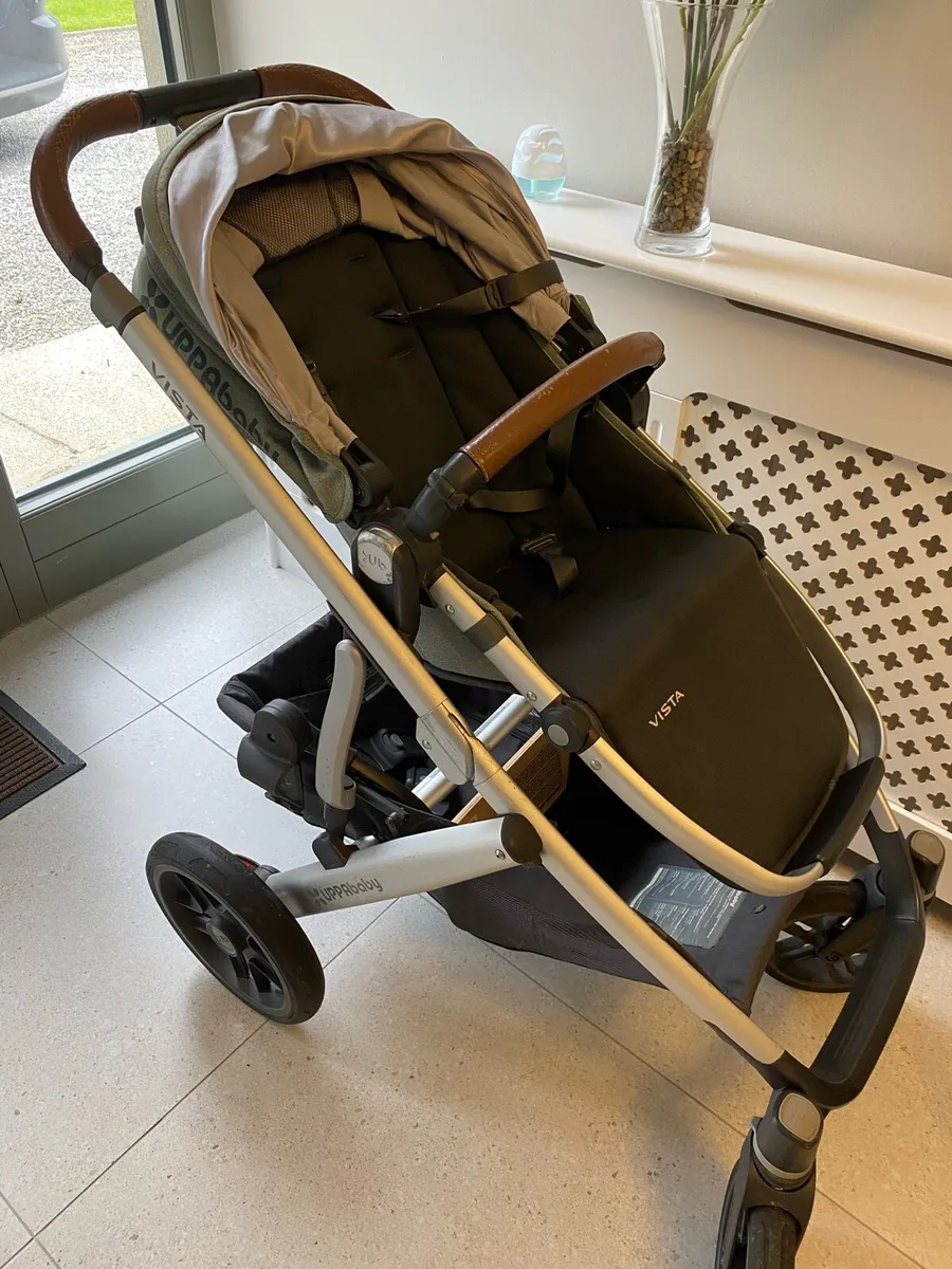 UPPABaby Vista Travel System + BeSafe Car Seat - Image 1