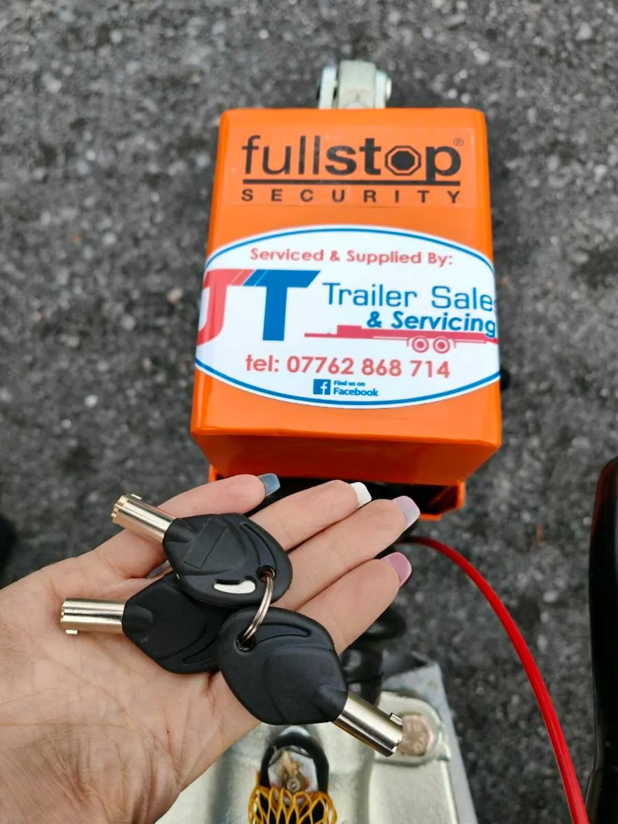 Trailer locks      suitable for all trailers - Image 4