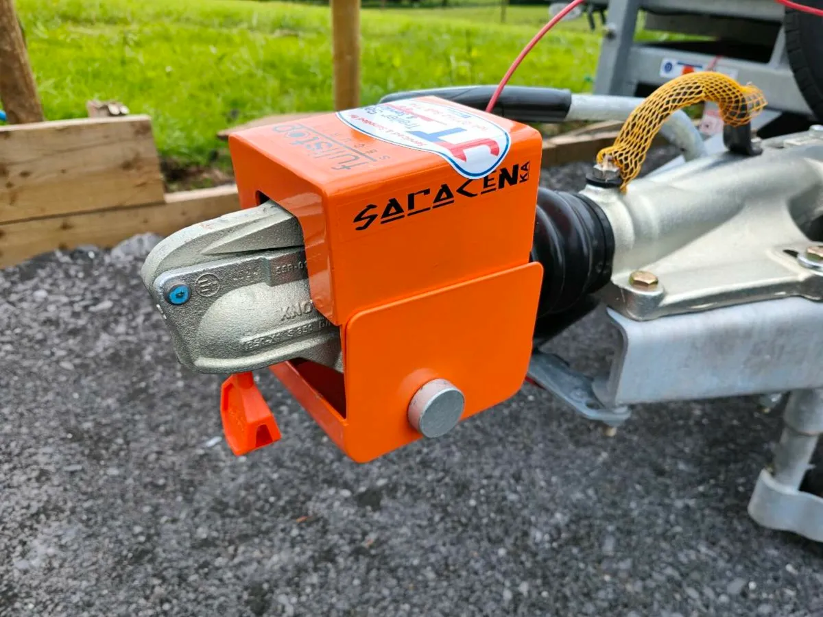 Trailer locks      suitable for all trailers - Image 1