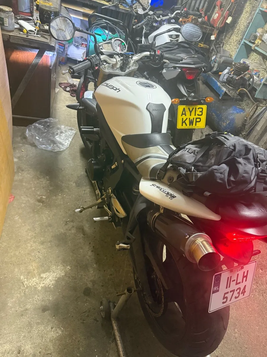 Triumph Street Triple 675 - Image 2