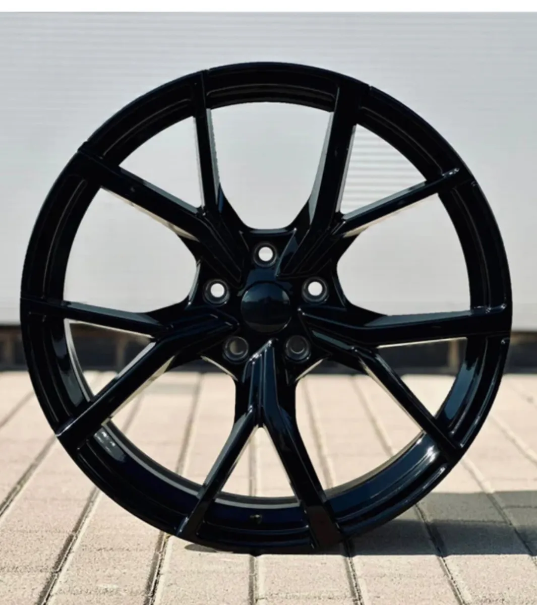 19 s3 black gloss 5x112