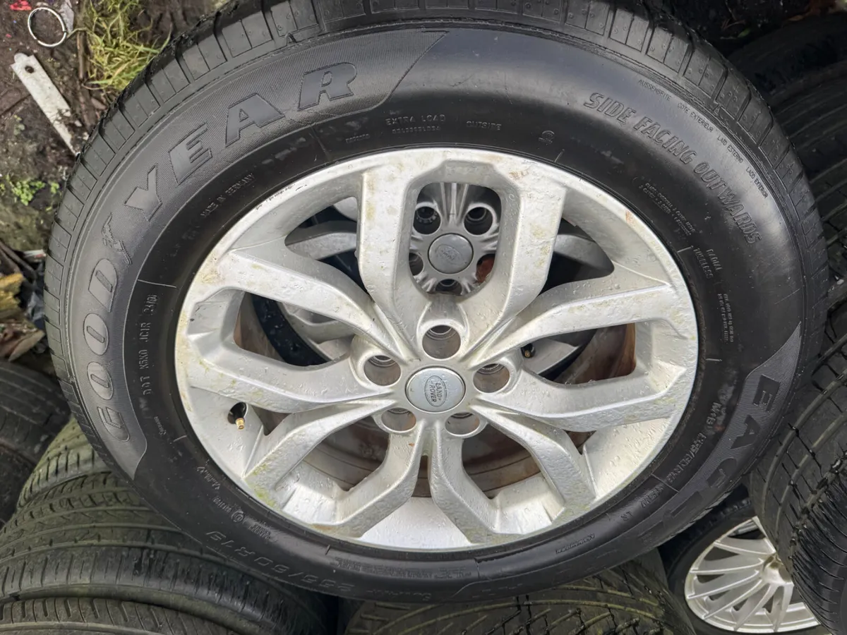 Landrover discovery alloys and tyres