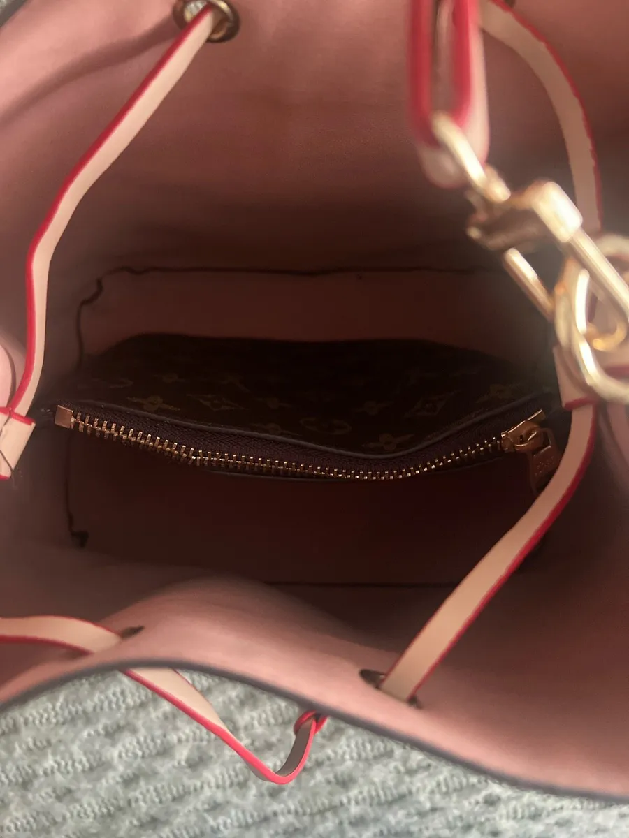 Louis Vuitton bag - Image 4