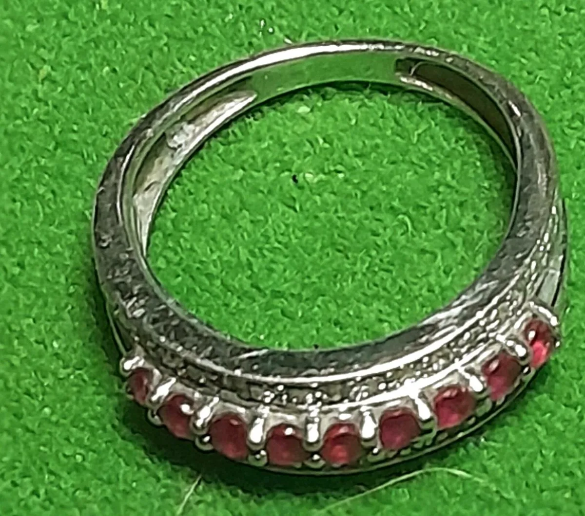 9karat gold ring with rubies - Image 3