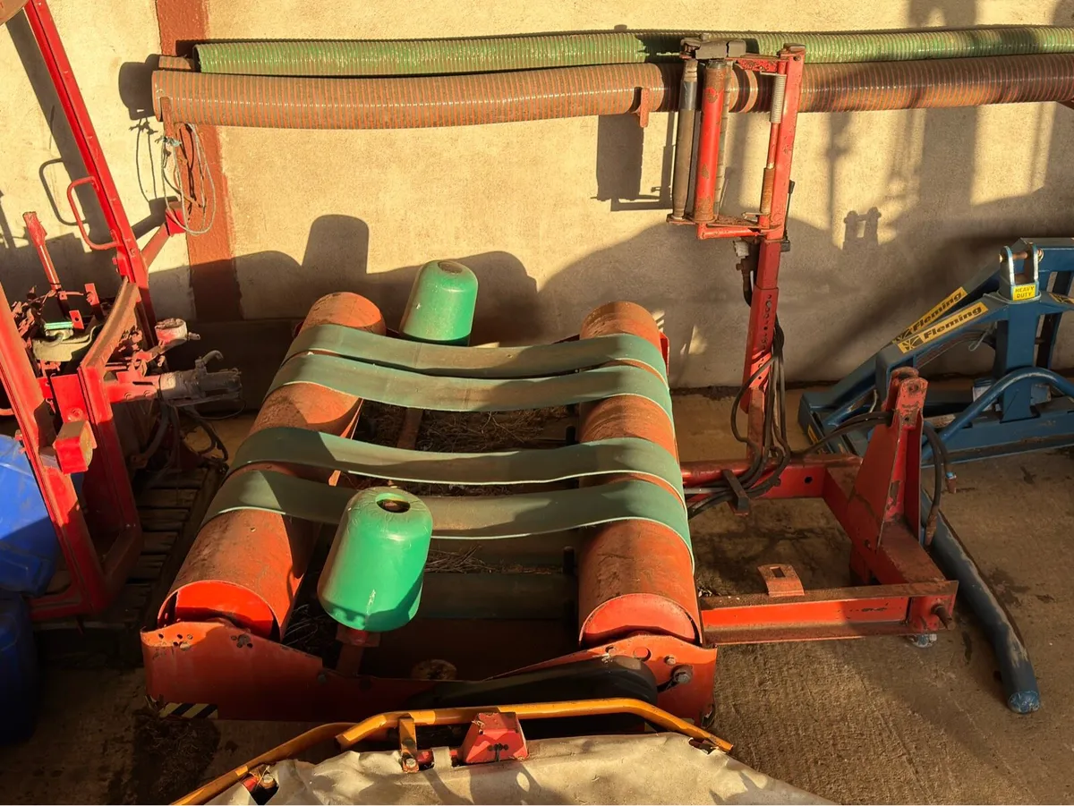 Kverneland 7550 Bale Wrapper