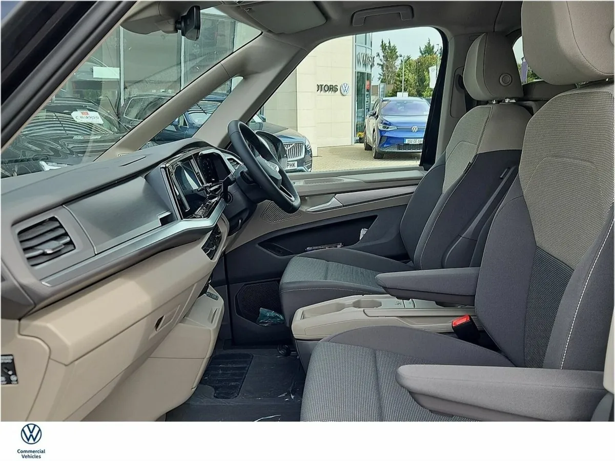 Volkswagen Multivan Life, PHEV, 7 Seater. - Image 4