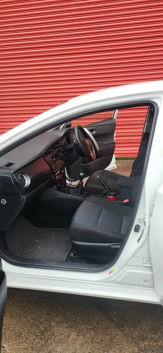 Toyota Auris 2015 - Image 4