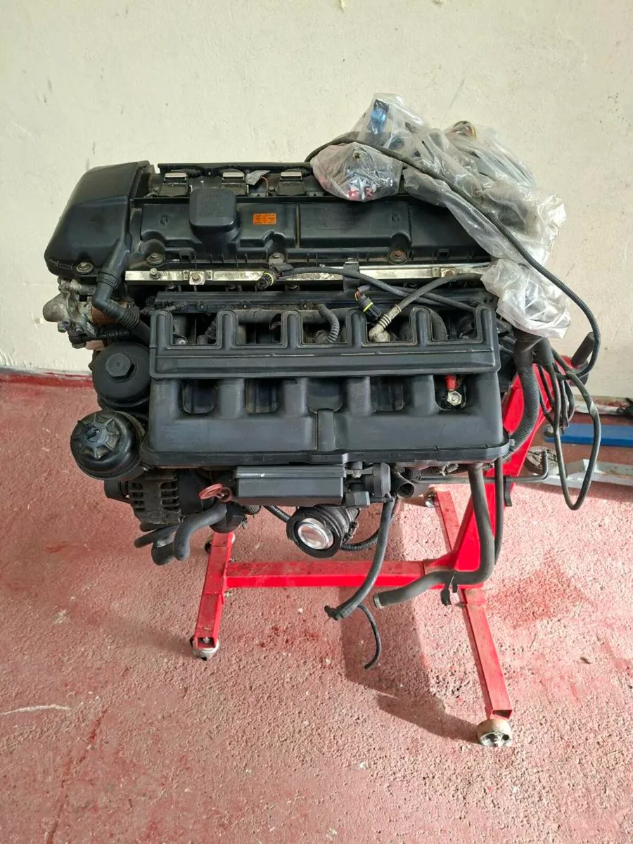 M54B30 ENGINE - Image 3