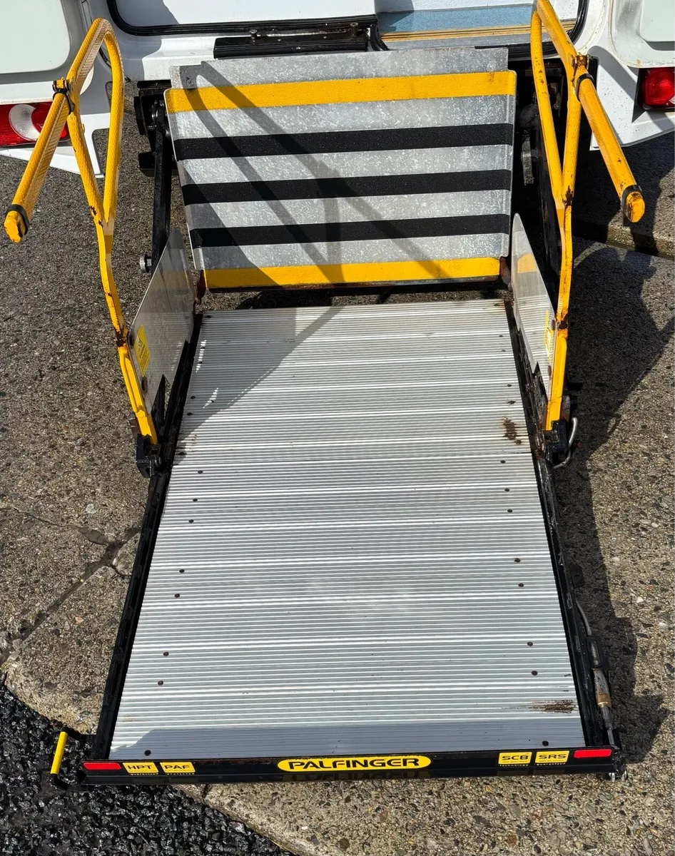 ** Ratcliff Wheelchair Lift 12v ** - Image 1