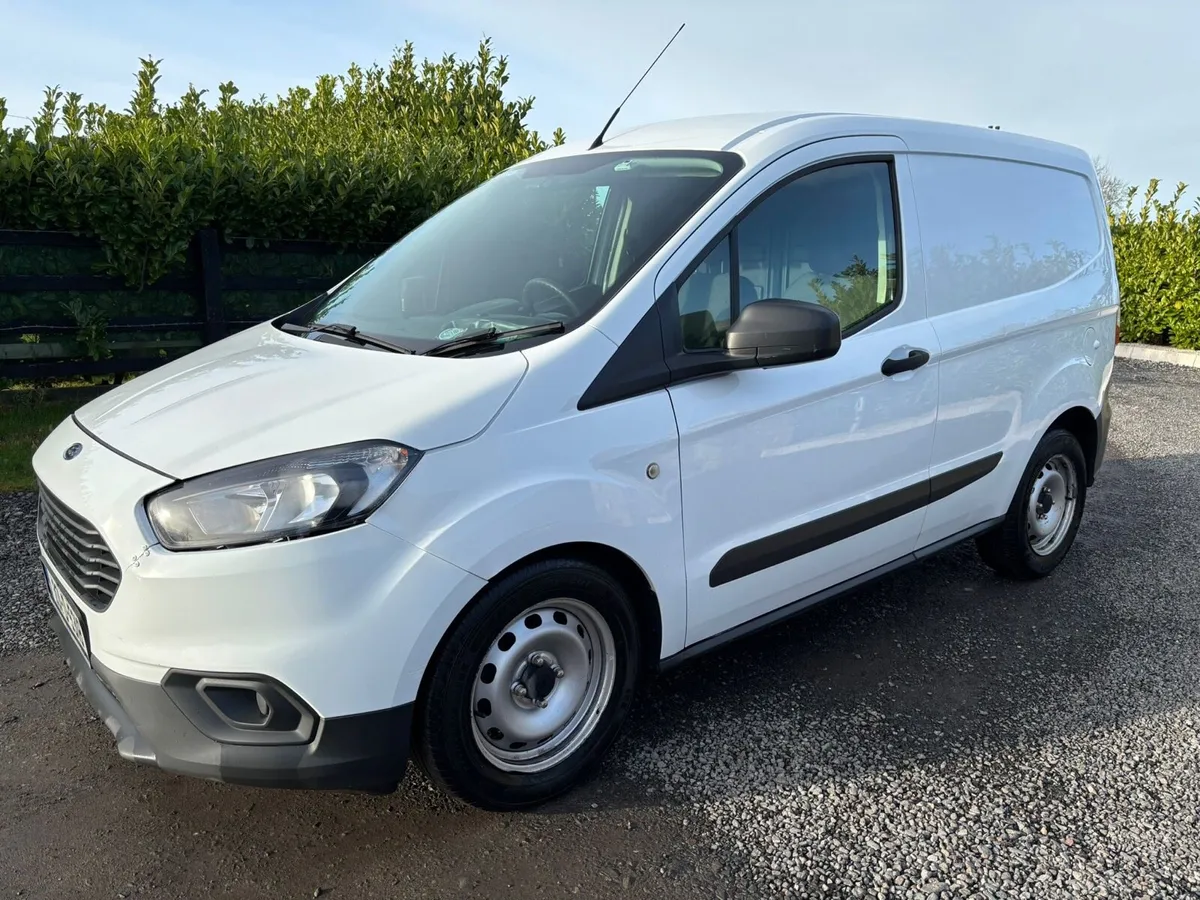 TRANSIT COURIER 1.5 TDCI BASE / C.V.R.T 09/2026 - Image 1