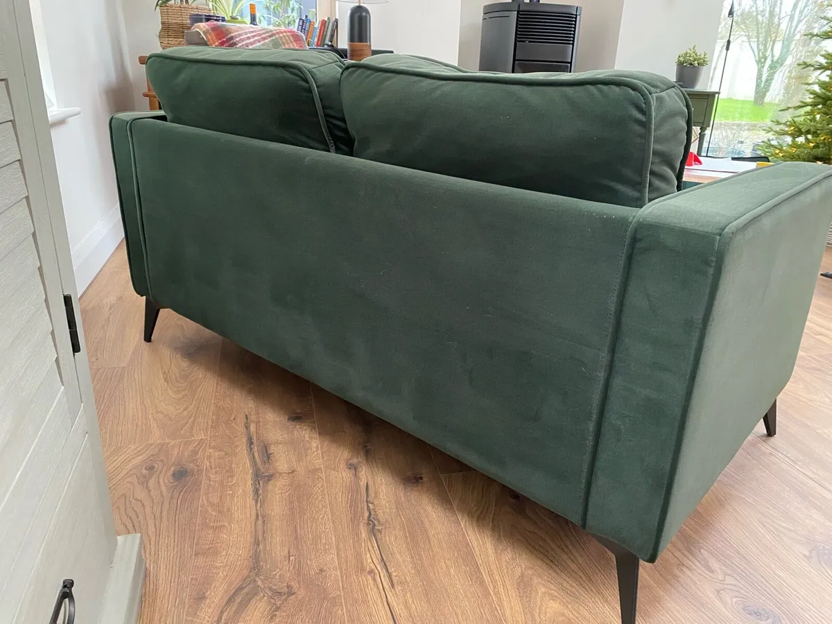 Almost new living room Velvet sofa - Image 2