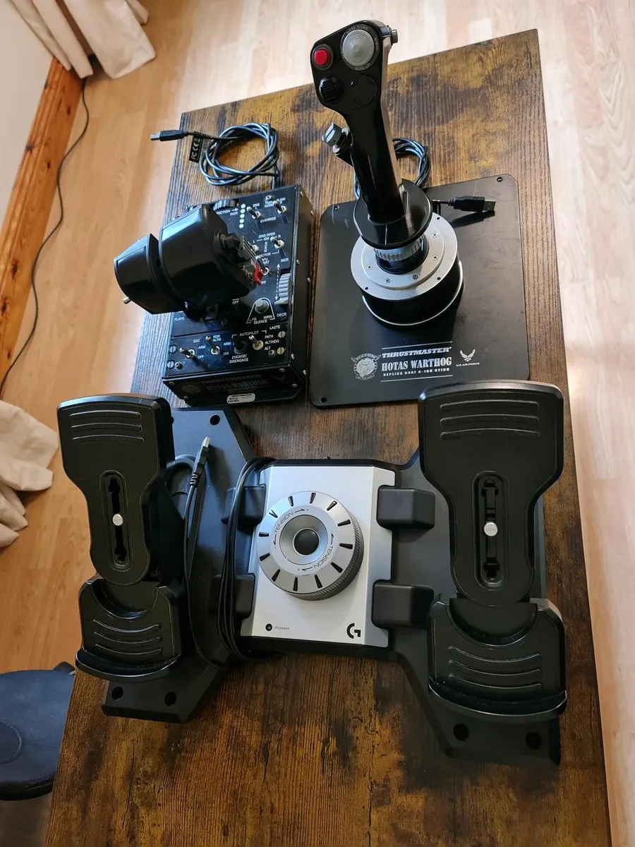 HOTAS joystick / throttle and Logitech pedals - Image 4