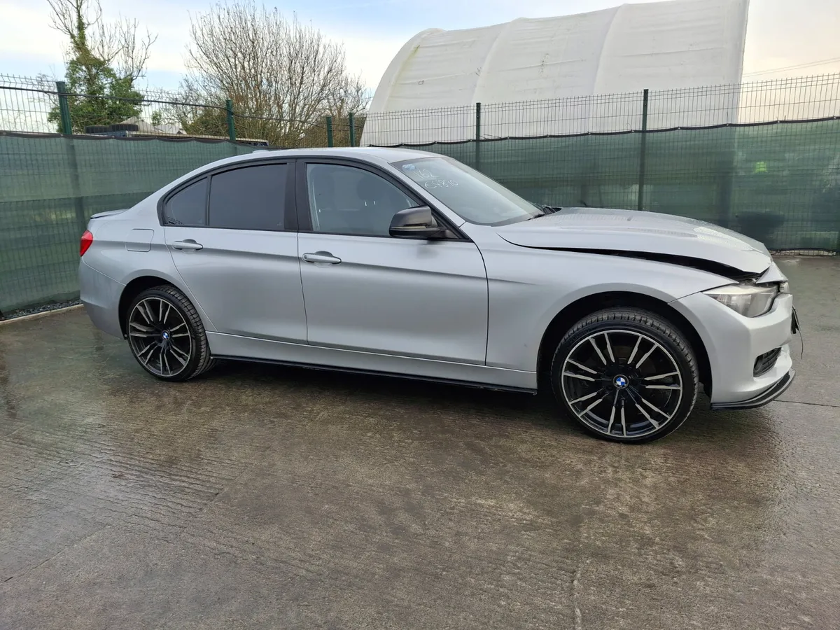 ?2012 BMW 320d  Light Damage - Image 1