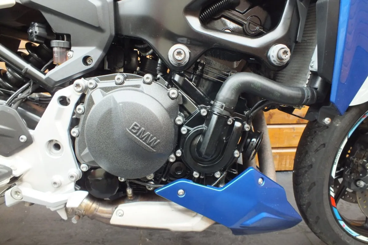 2024 BMW F900R Sport (Stunning) - Image 4