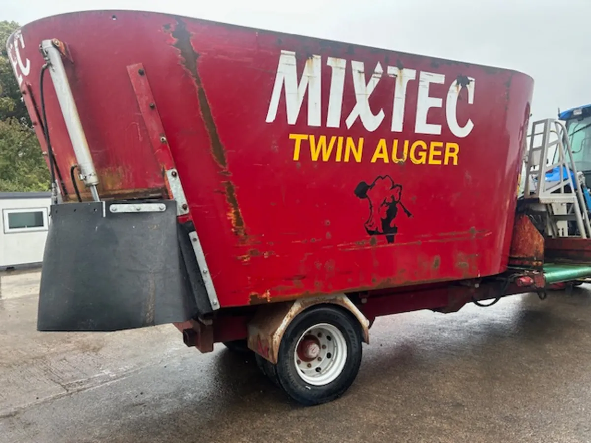 Mixtec tub feeder - Image 4