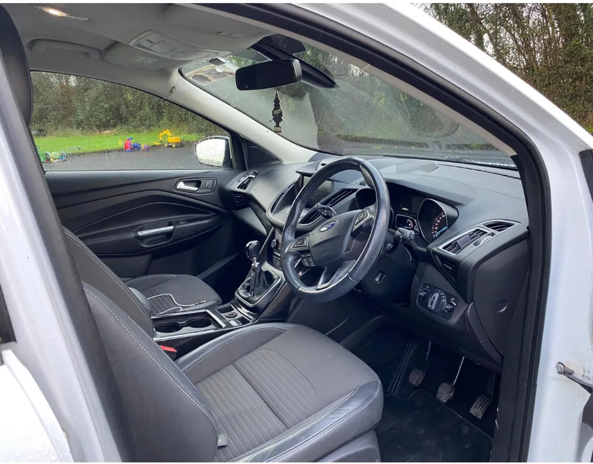 Ford Kuga DOE 12/26 - Image 4