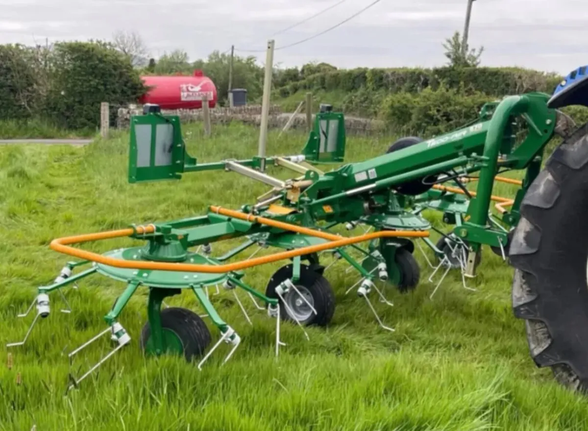 MALONE TEDD-AIR 570 4 ROTOR NEW TEDDER - Image 4