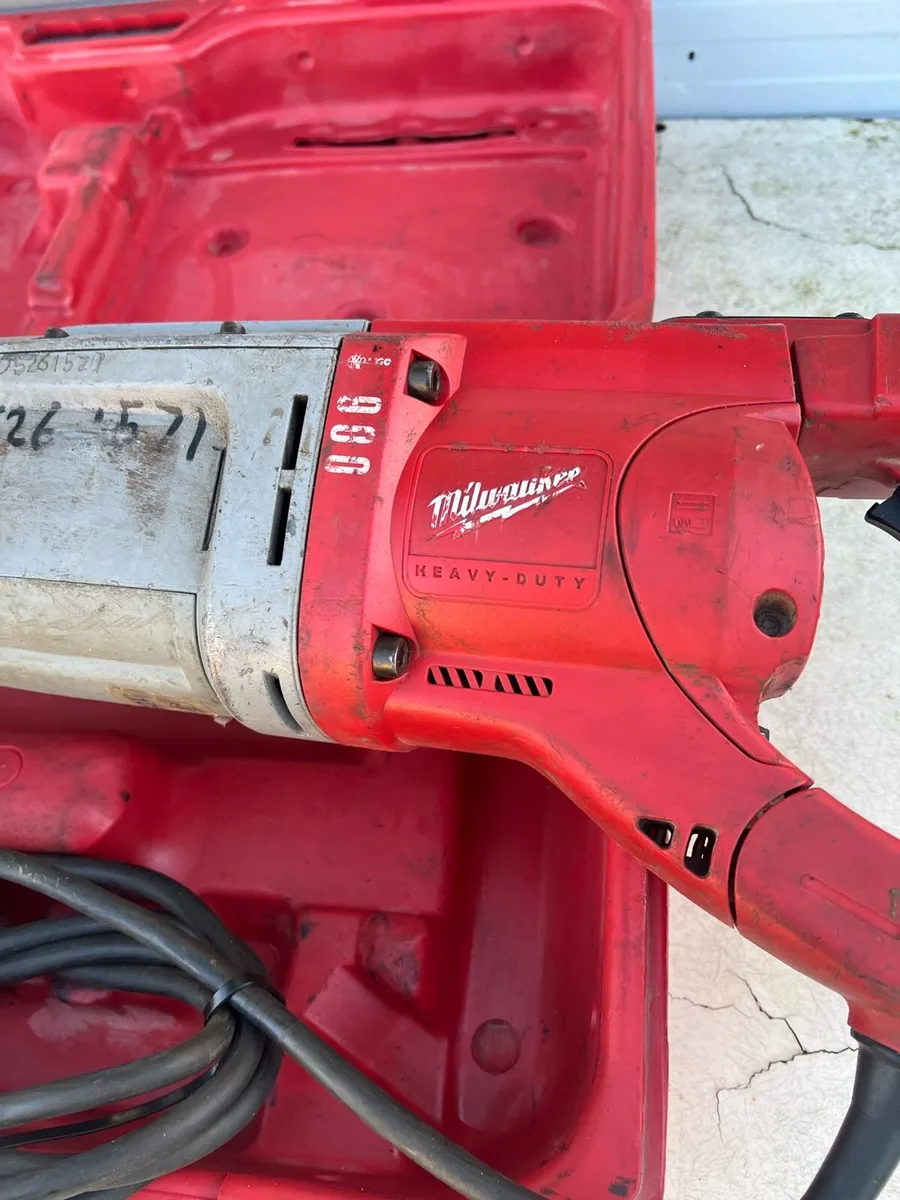 Milwaukee K900S Heavy duty concrete beaker. - Image 3