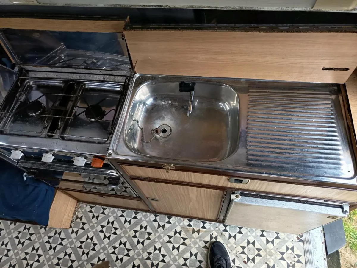 Bedford CF250 1983 - Image 3