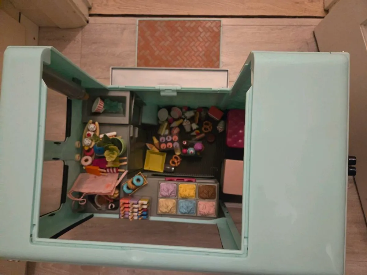 Our Generation lot - Image 3