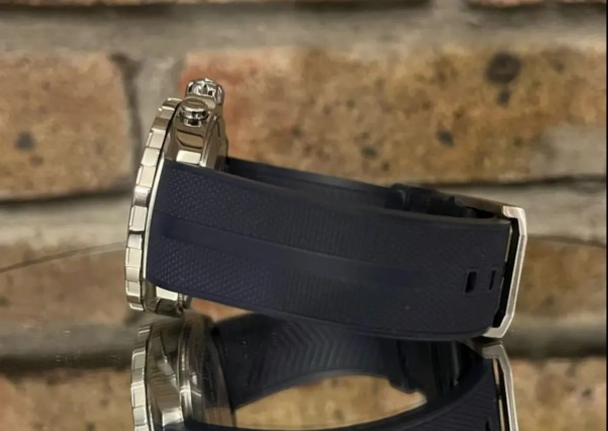 TAG Heuer Formula 1 - Mens Wristwatch - Image 4