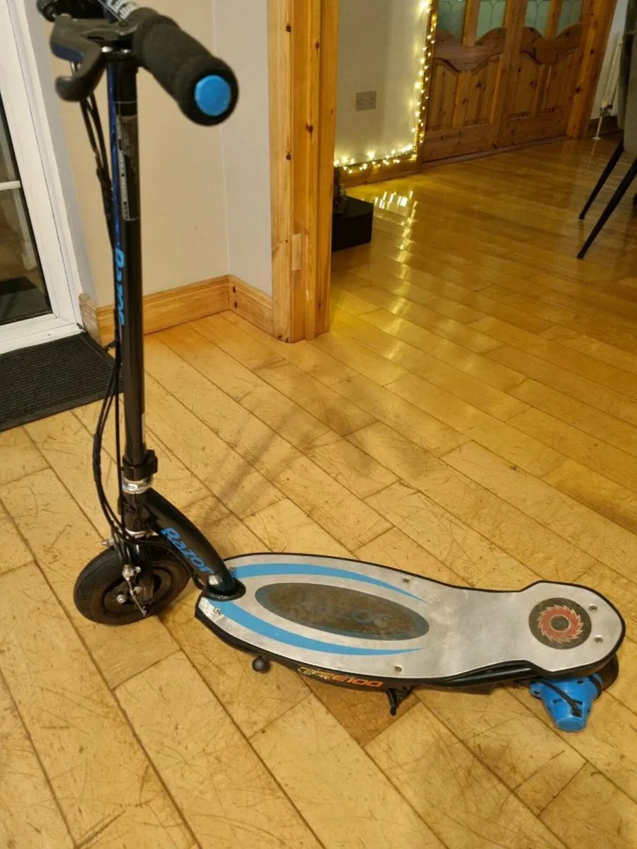 Razor E100 Electric Scooter - Image 1