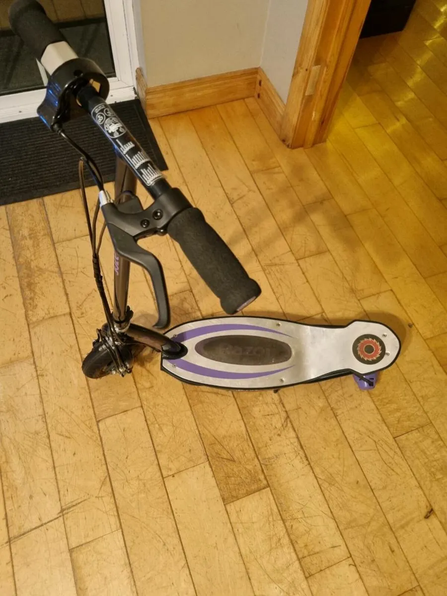 Razor  E100 Electric Scooter - Image 1