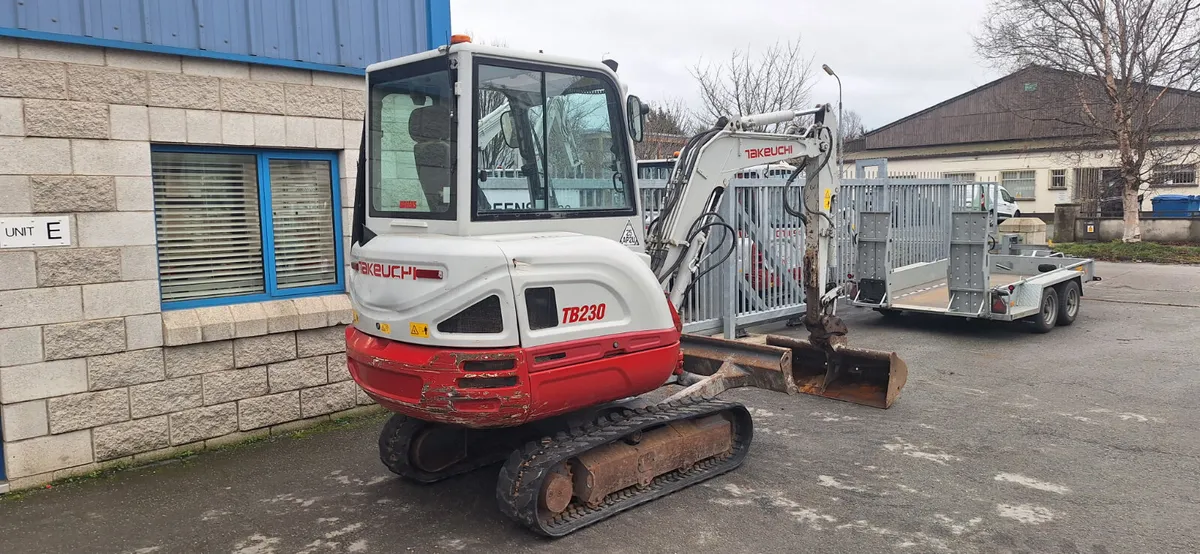 Takeuchi TB230 Digger - Image 4