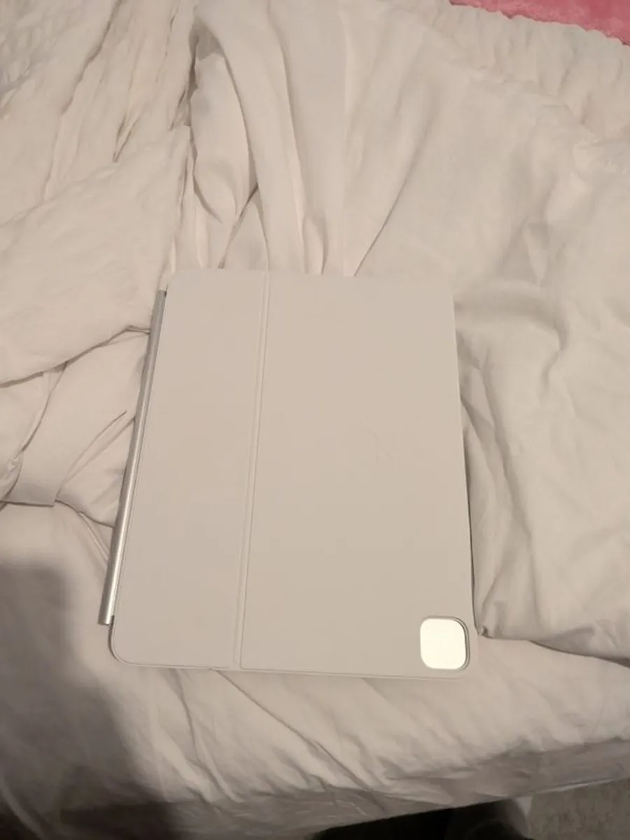 Apple Magic Keyboard (A2925) for iPad Pro 13" M4 - White - Image 2