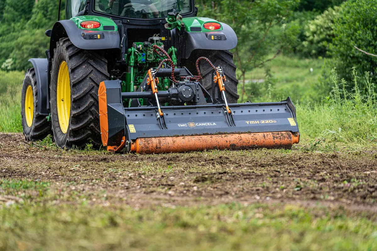 Mulcher Rear Mount TMC-TMH Hydraulic Rear Roller - Image 1