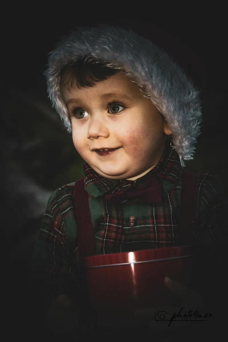 Christmas Family Photographer – Home Photo Session - Image 1