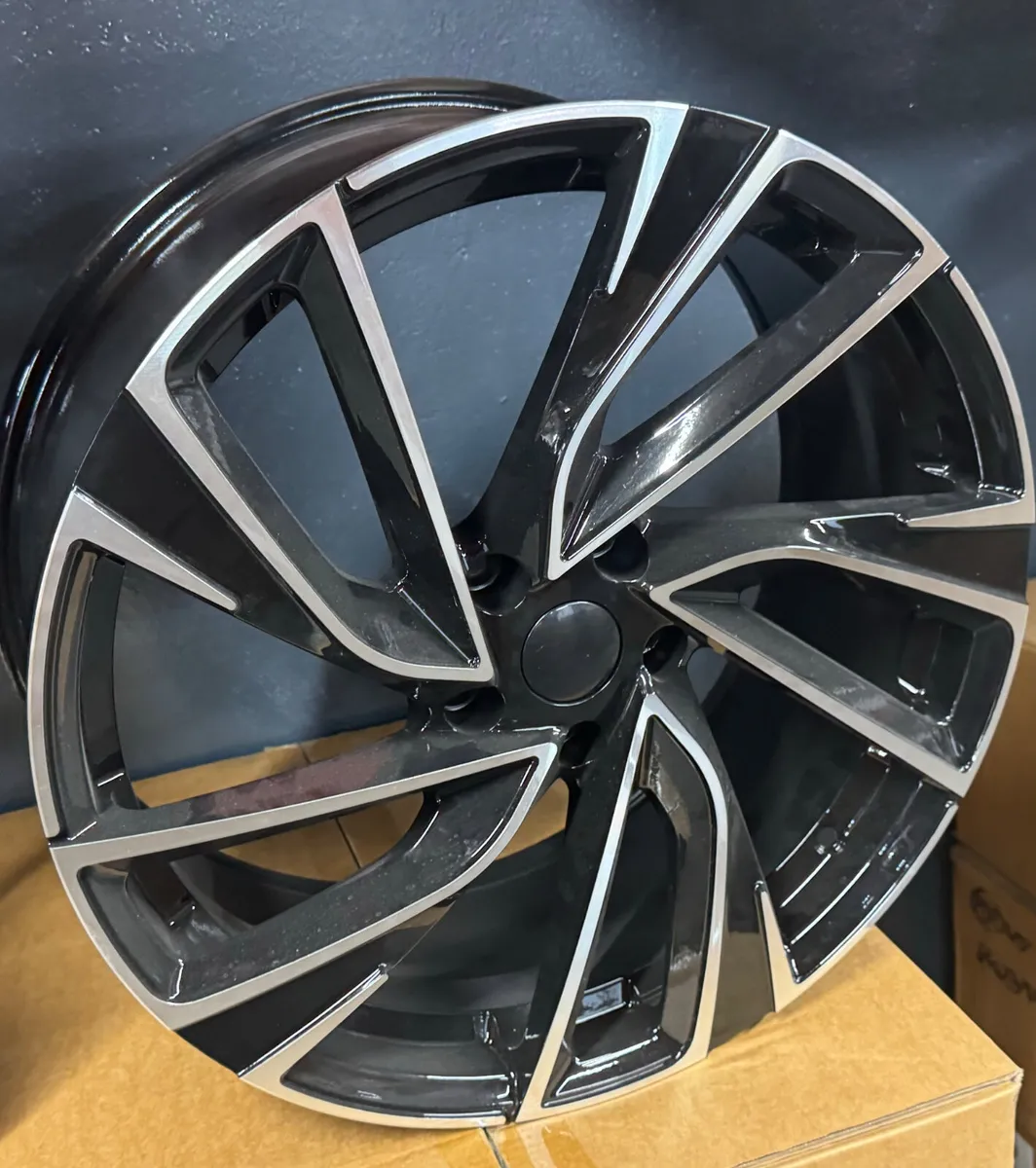 19” Adelaide 5x112 black / pol