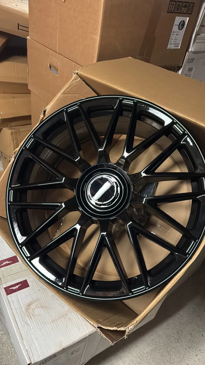 20” Mercedes gloss black  5x112
