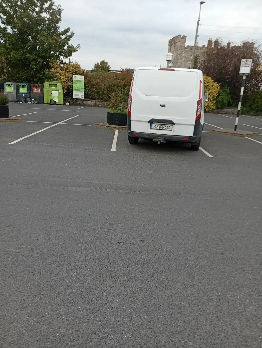 Ford Custom campervan kitchen - Image 2