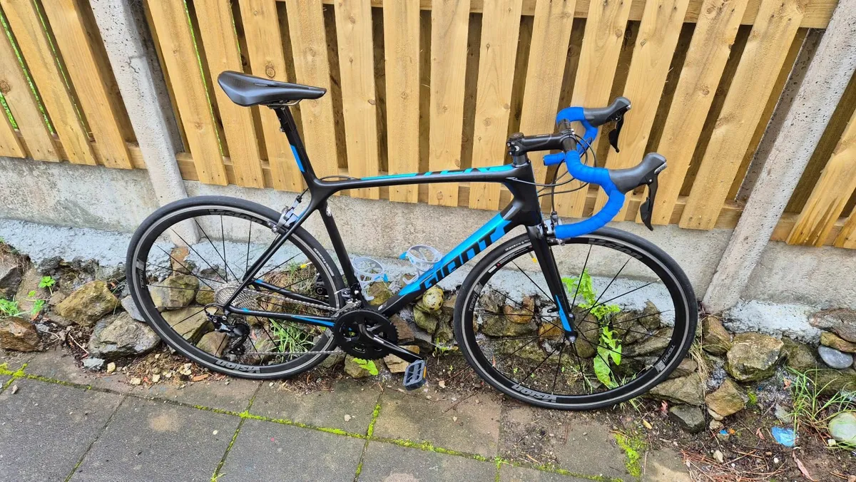 Road Bike Giant TCR SL size M/L - Image 1