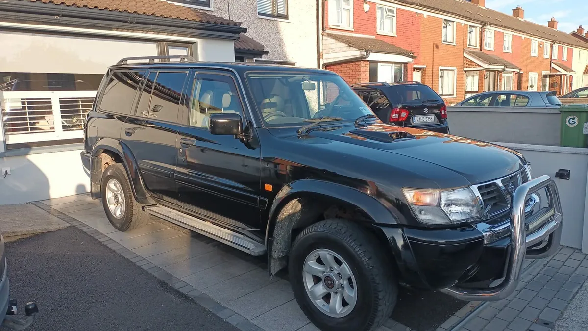 Nissan Patrol GR 2002 5 seat crewcab - Image 1