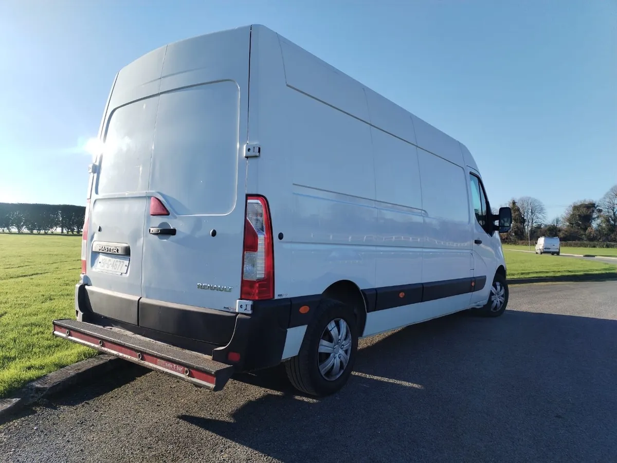Renault Master - Image 2