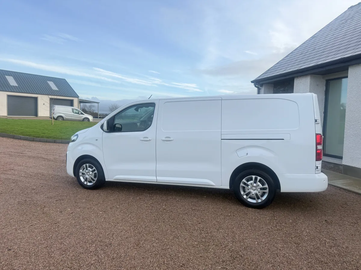 2021 Vauxhall Vivaro Sportive L2 - Image 3