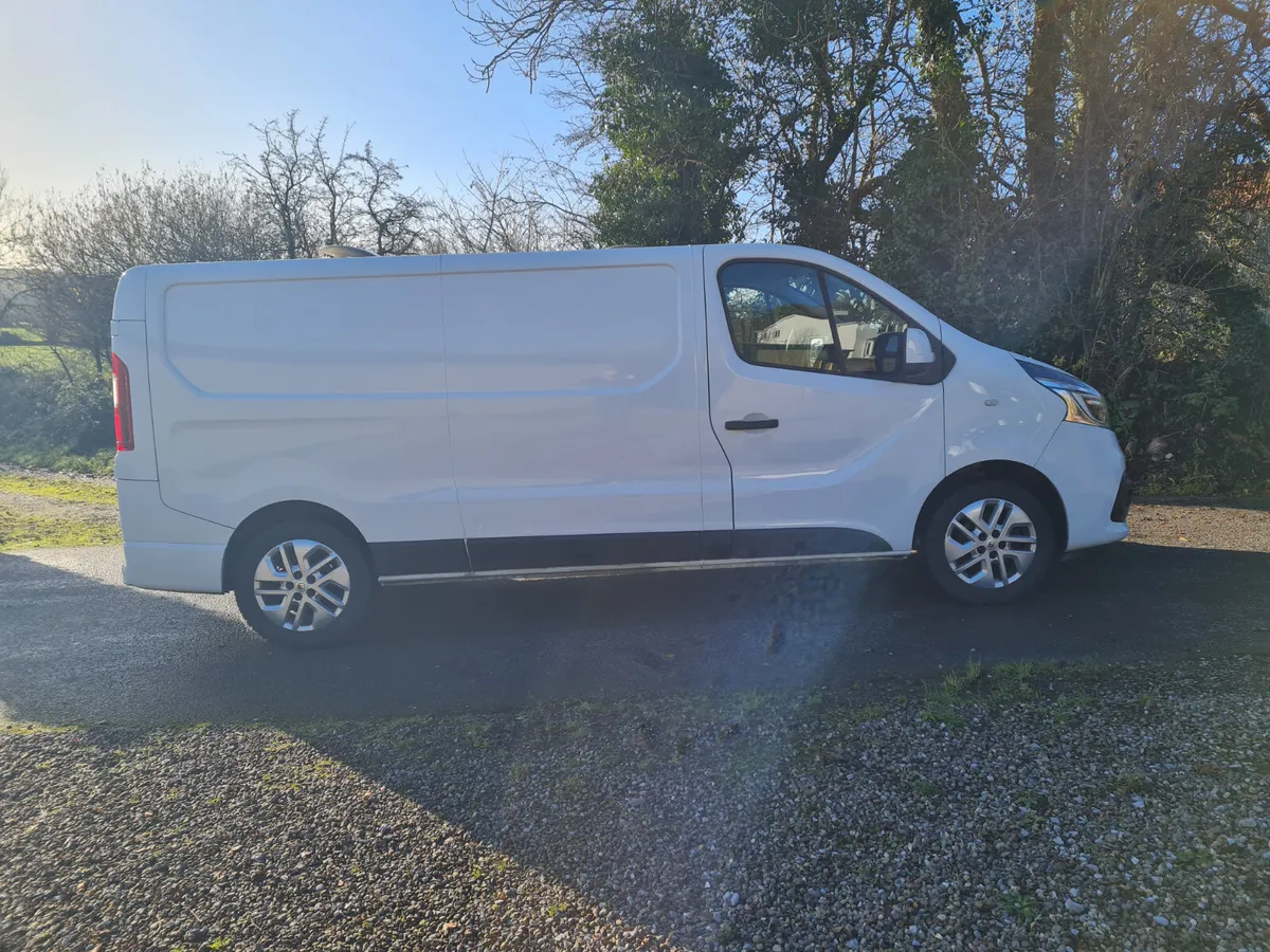 Renault trafic lwb 2021 - Image 1